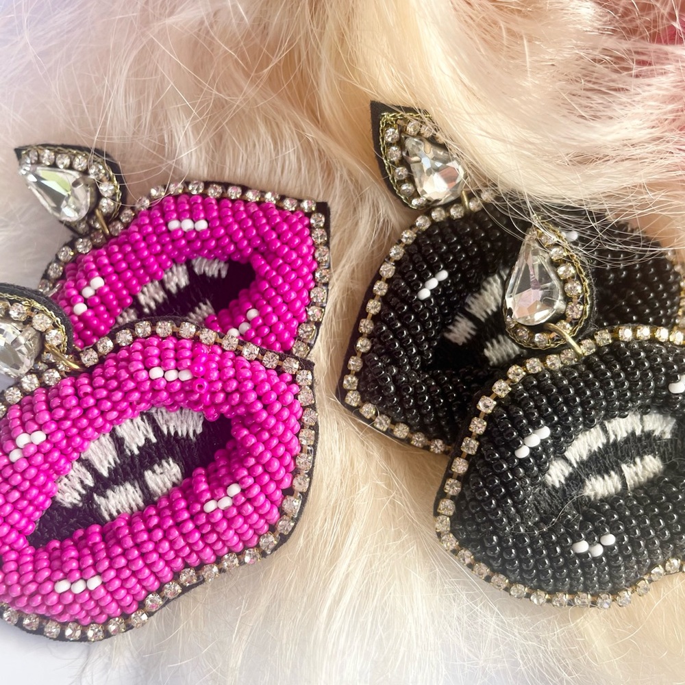 NWT Lips w. Teeth Dark Pink + Black w. Rhinestones